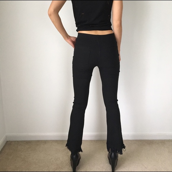 BLACK Frayed hem denim pants with cutout knee. - Picture 7 of 8